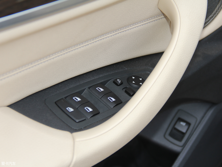 2016RX1 xDrive25Li A