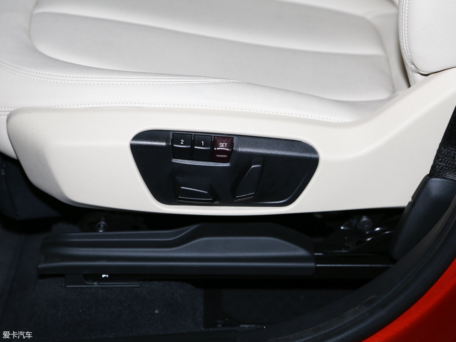 2016��RX1 sDrive18Li ������