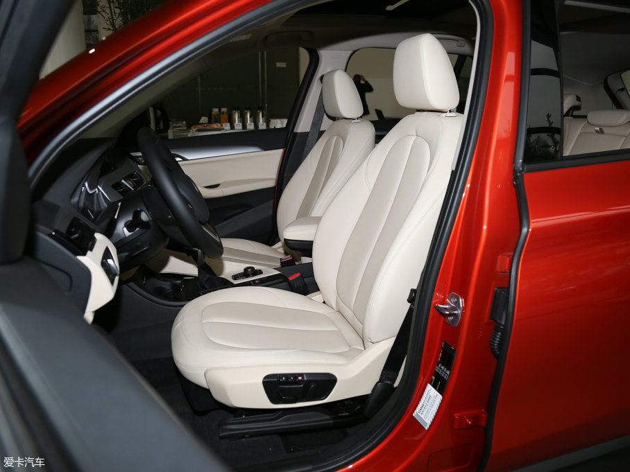 2016��RX1 sDrive18Li ������