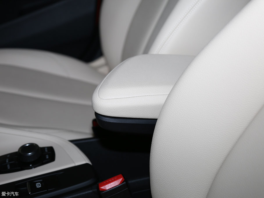 2016��RX1 sDrive18Li ������