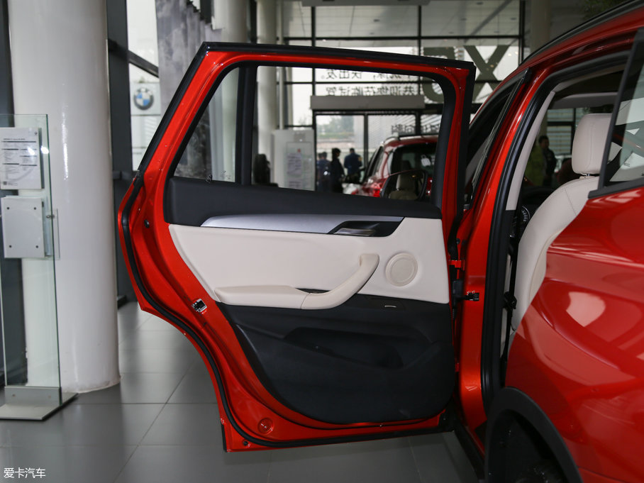 2016��RX1 sDrive18Li ������