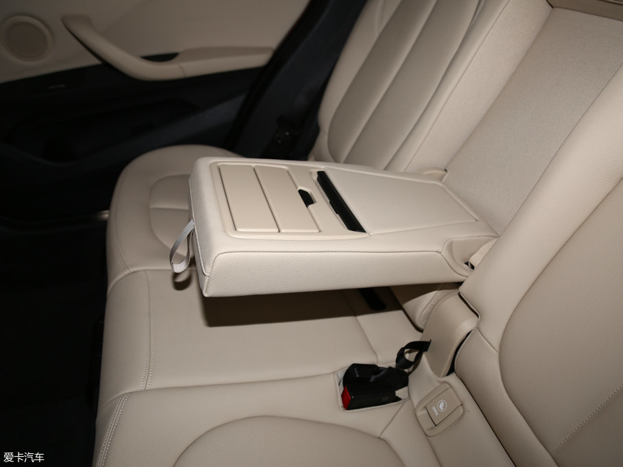 2016��RX1 sDrive18Li ������