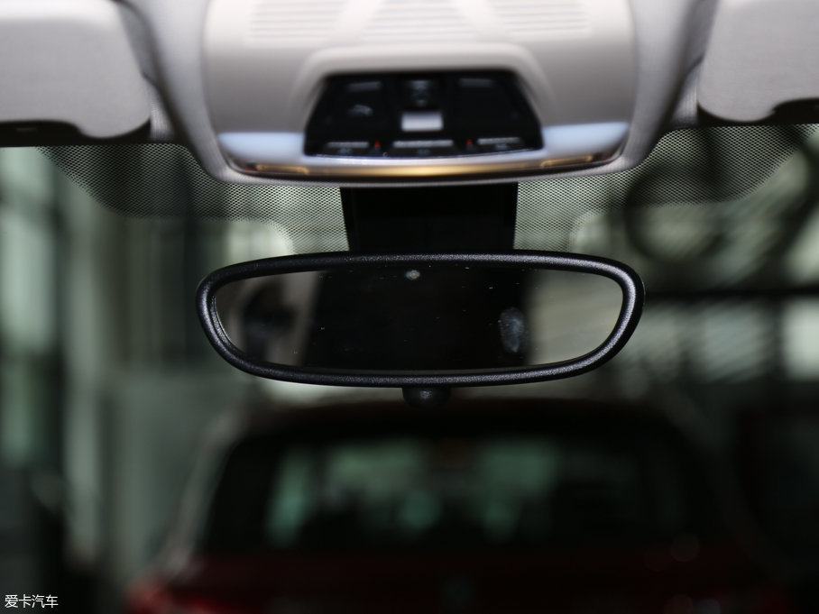 2016��RX1 sDrive18Li ������