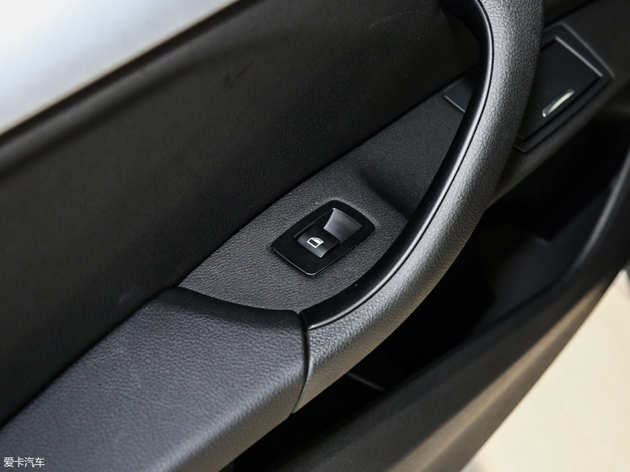 2016RX1 sDrive18Li 