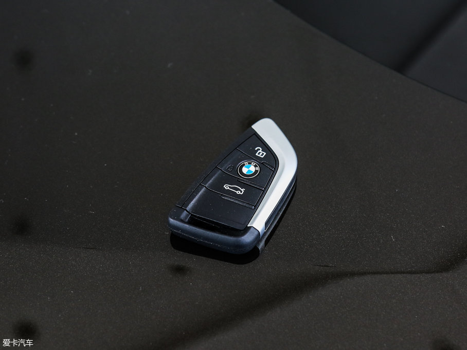 2016RX1 sDrive18Li 