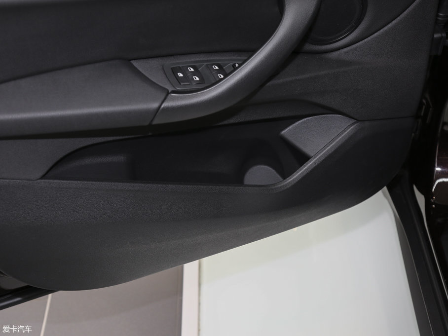 2016RX1 sDrive18Li r