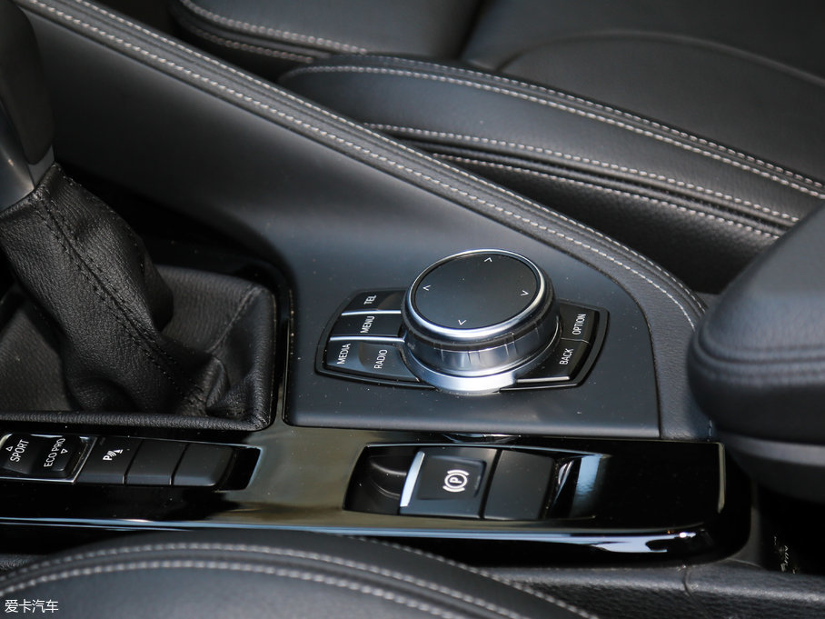 2016��RX1 sDrive18Li ���A��