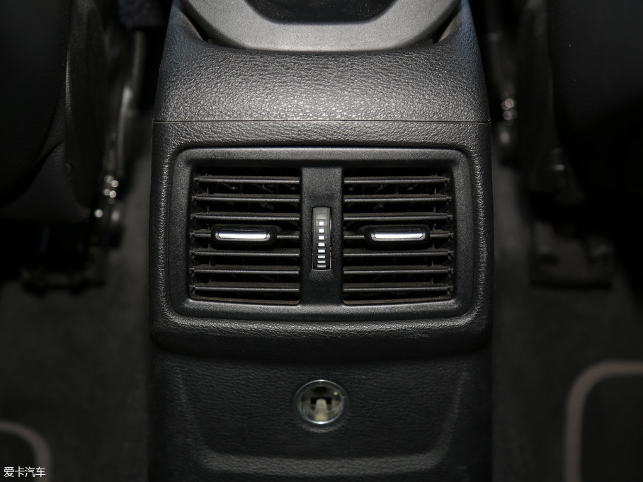 2016��RX1 sDrive18Li ���A��