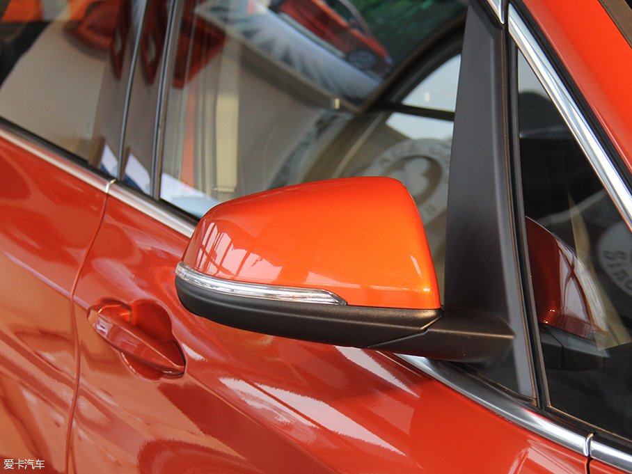 2016R2ϵ܇ 220i AOӋb