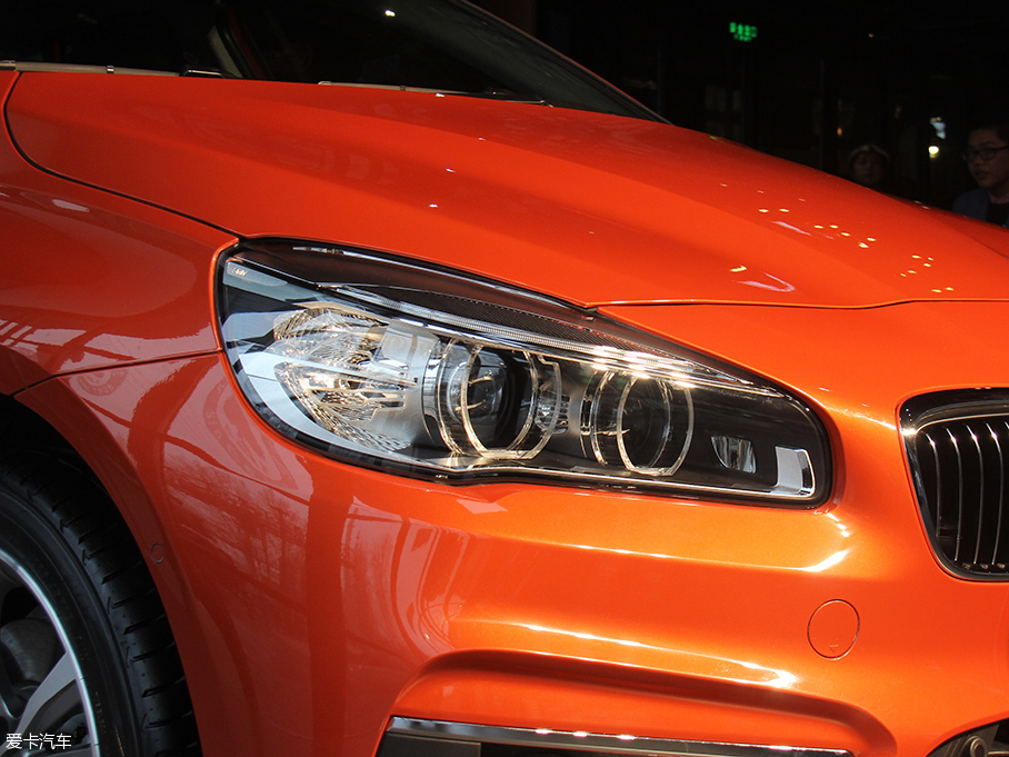 2016R2ϵ܇ 220i AOӋb