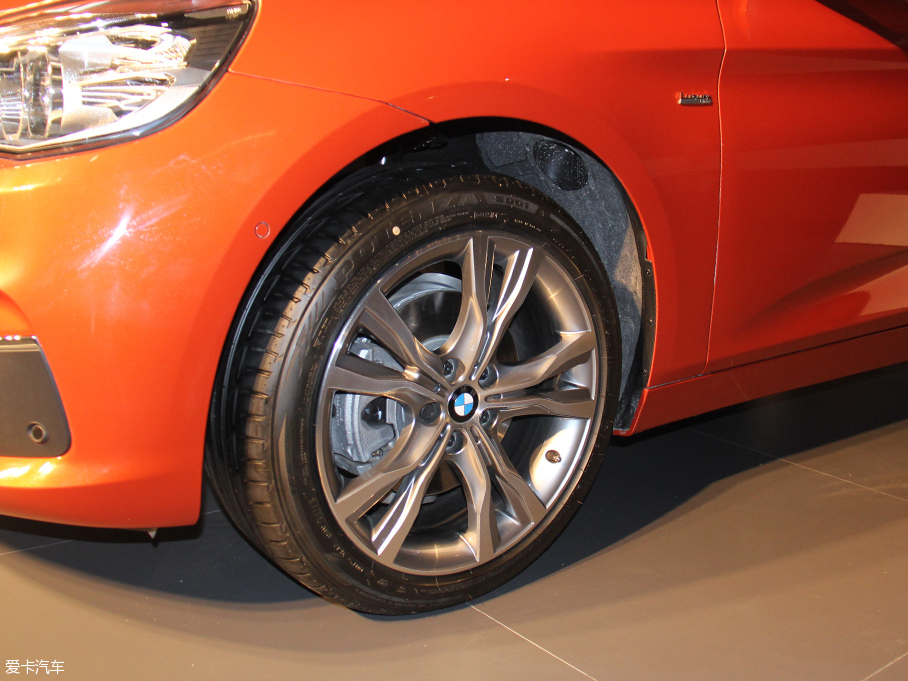 2016R2ϵ܇ 220i AOӋb