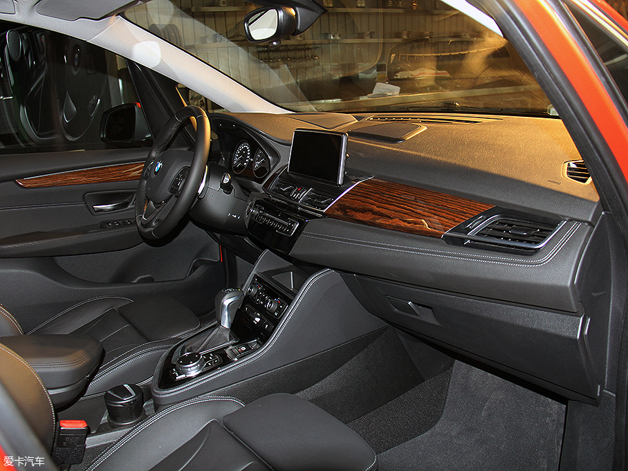 2016��R2ϵ����܇ 220i ���A�OӋ���b