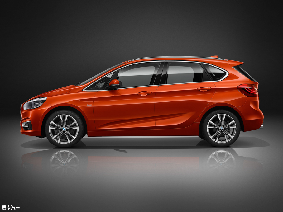 2016R2ϵ܇ 220i AOӋb