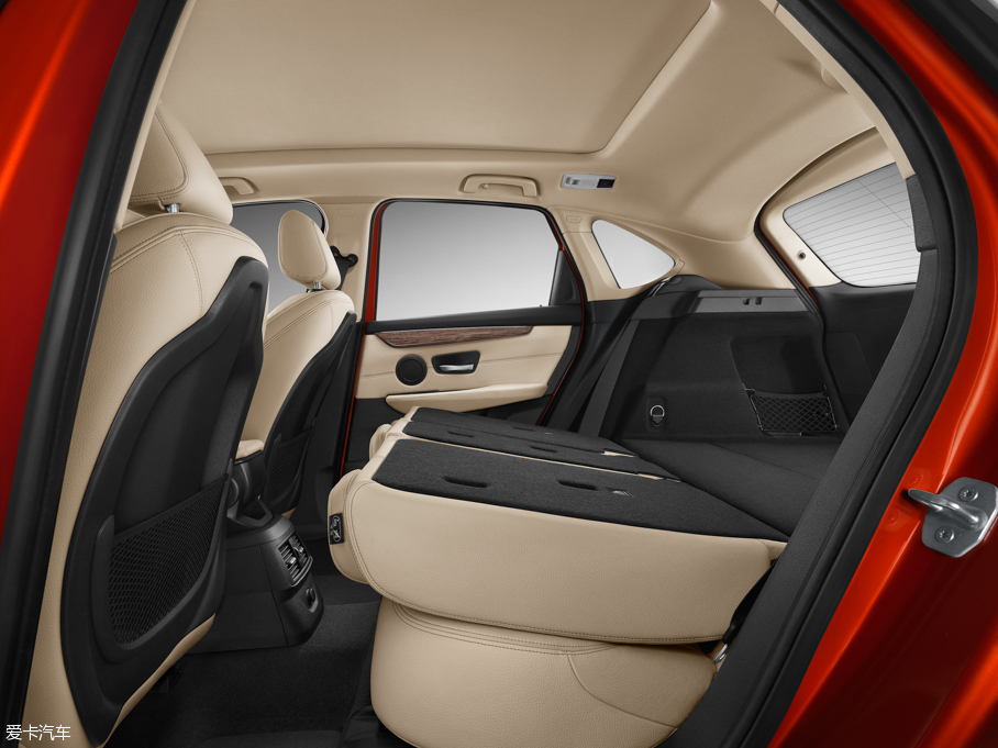 2016R2ϵ܇ 220i AOӋb