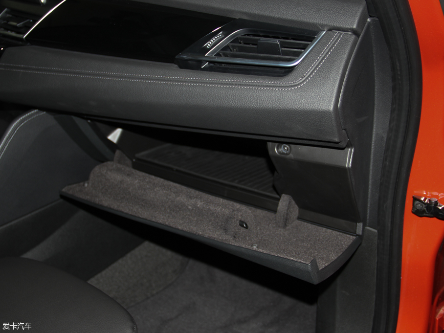 2016R2ϵ܇ 218i \OӋb