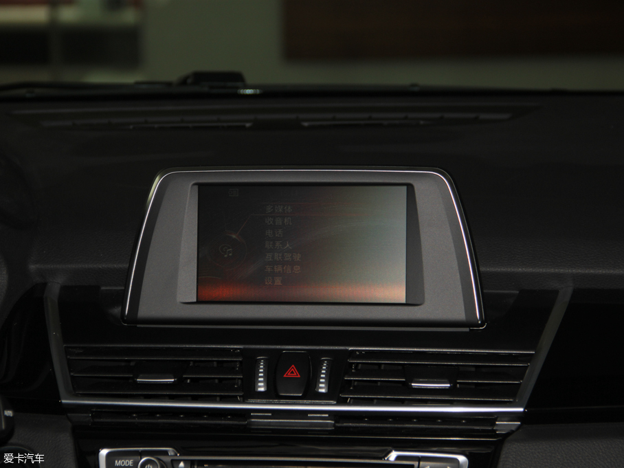 2016R2ϵ܇ 218i \OӋb