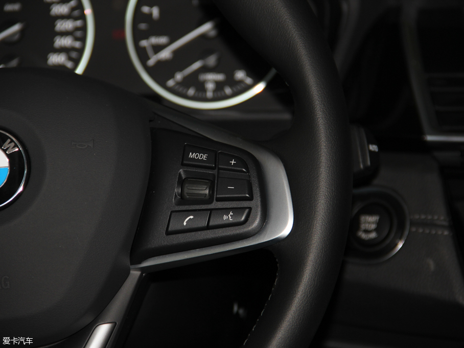 2016R2ϵ܇ 218i \OӋb