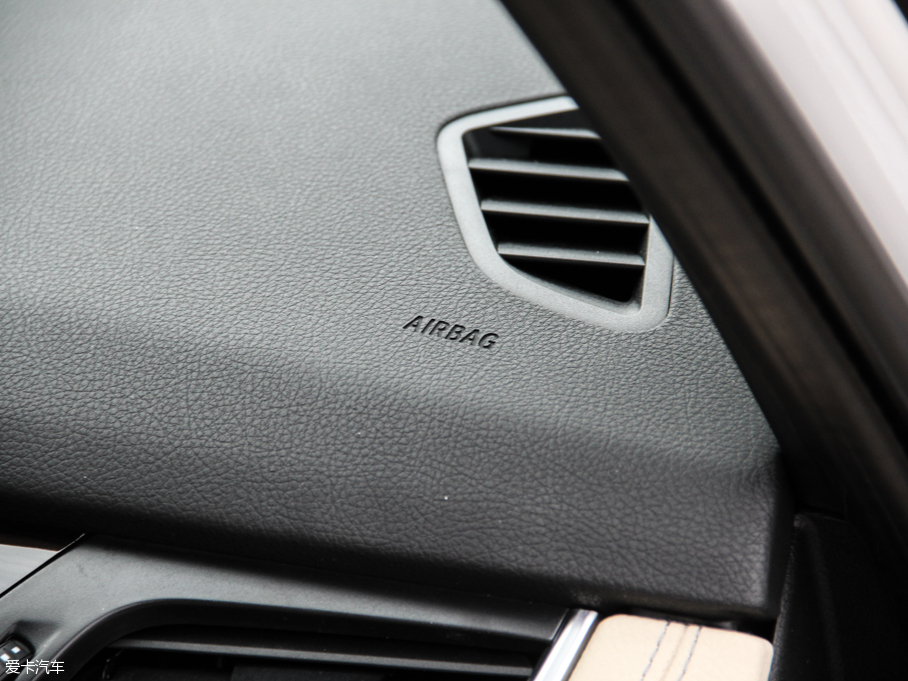 2016R2ϵ܇ 220i I