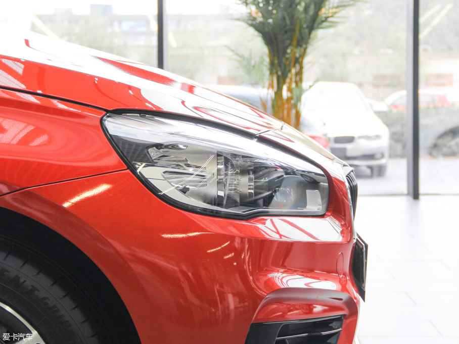 2016R2ϵ܇ 218i \OӋb