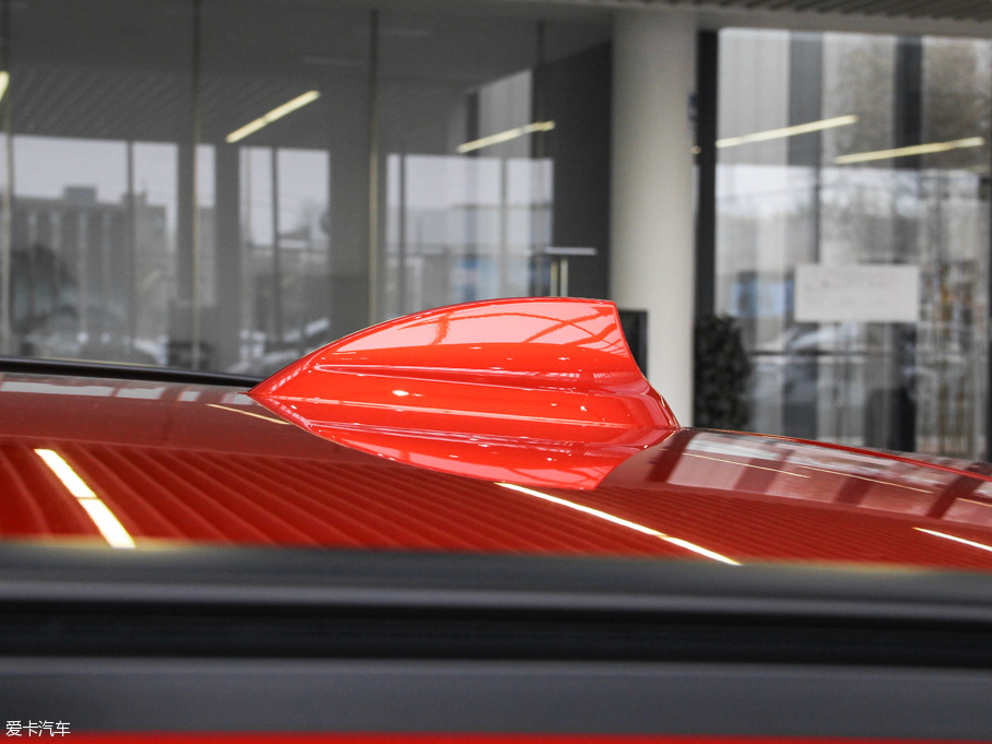 2016R2ϵ܇ 218i \OӋb