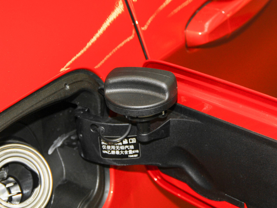 2016R2ϵ܇ 218i \OӋb