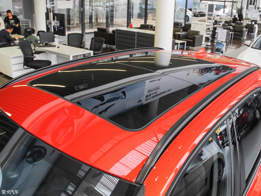 2016R2ϵ܇ 218i \OӋb