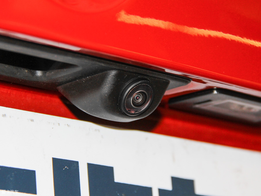 2016R2ϵ܇ 218i \OӋb