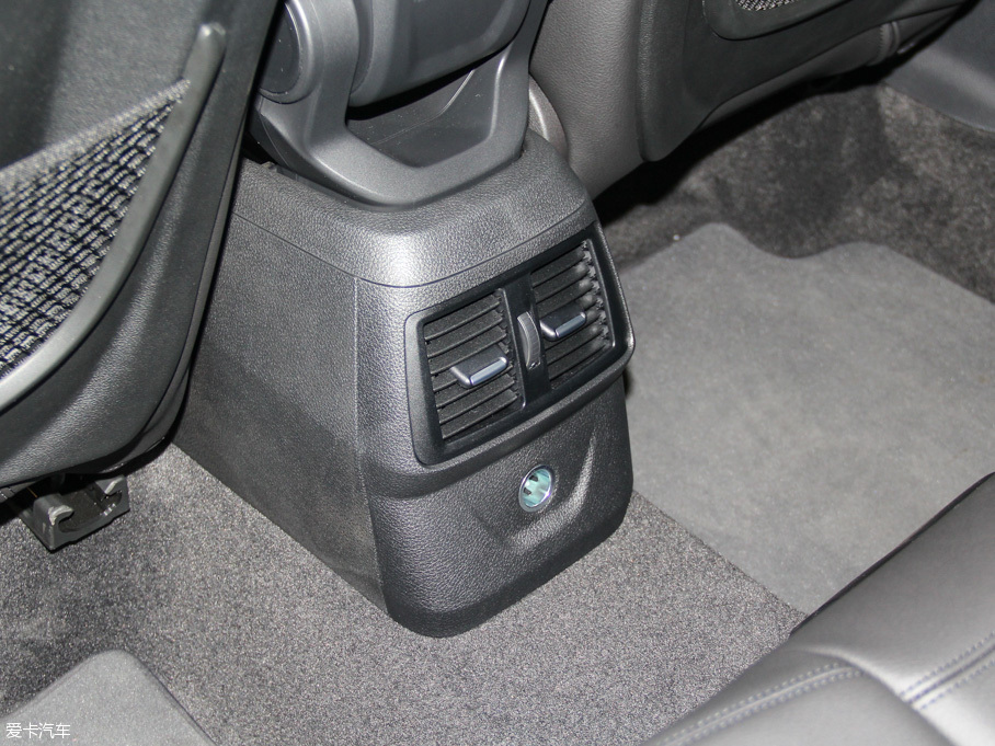 2016R2ϵ܇ 218i \OӋb