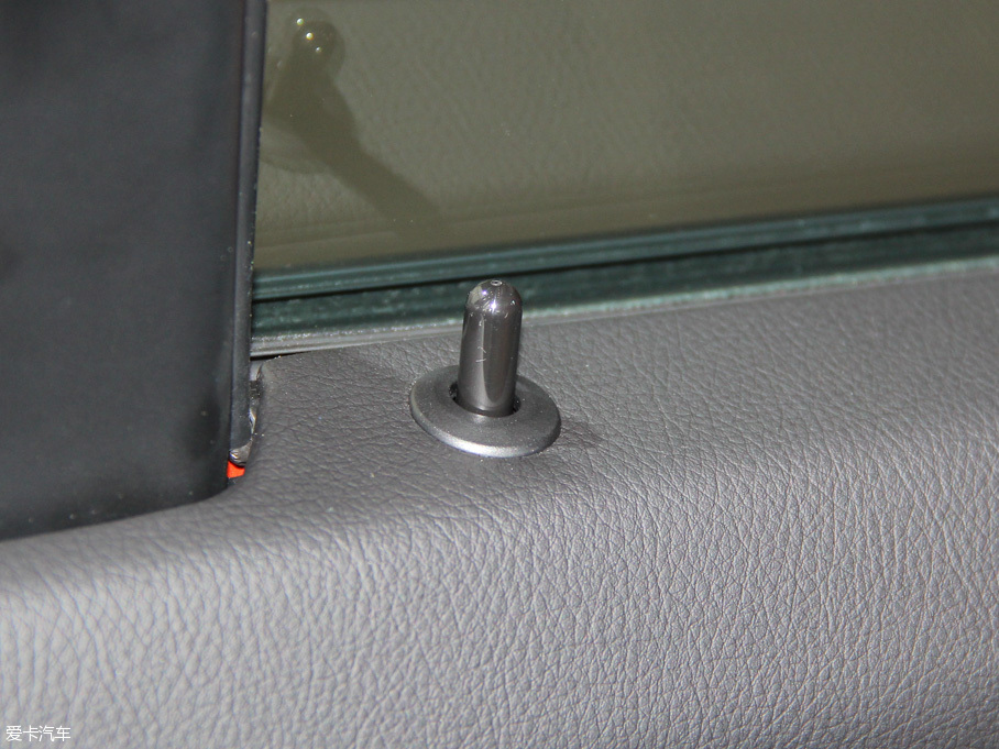 2016R2ϵ܇ 218i \OӋb