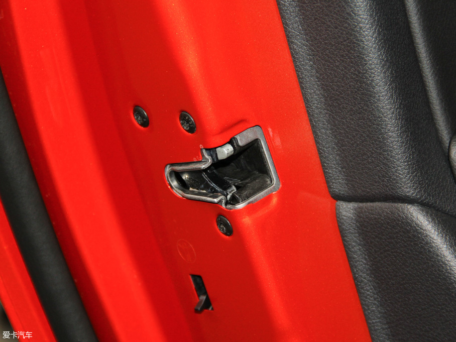 2016R2ϵ܇ 218i \OӋb