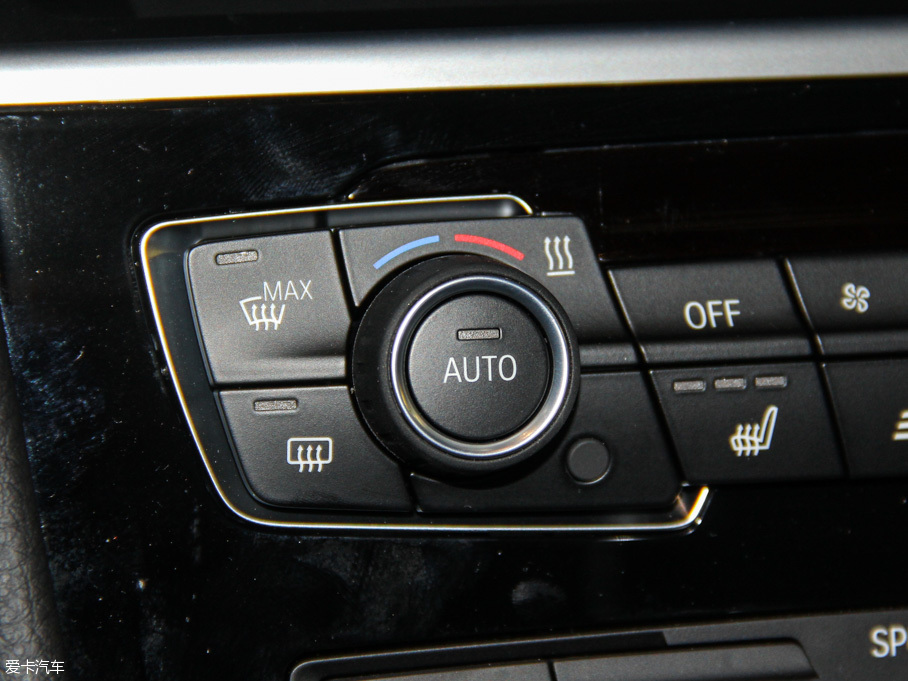 2016R2ϵ܇ 218i \OӋb