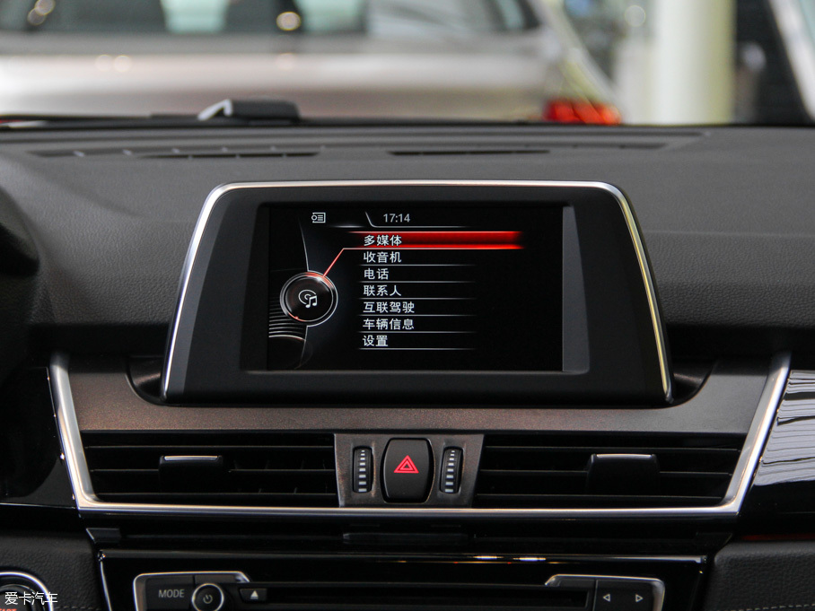 2016R2ϵ܇ 218i \OӋb