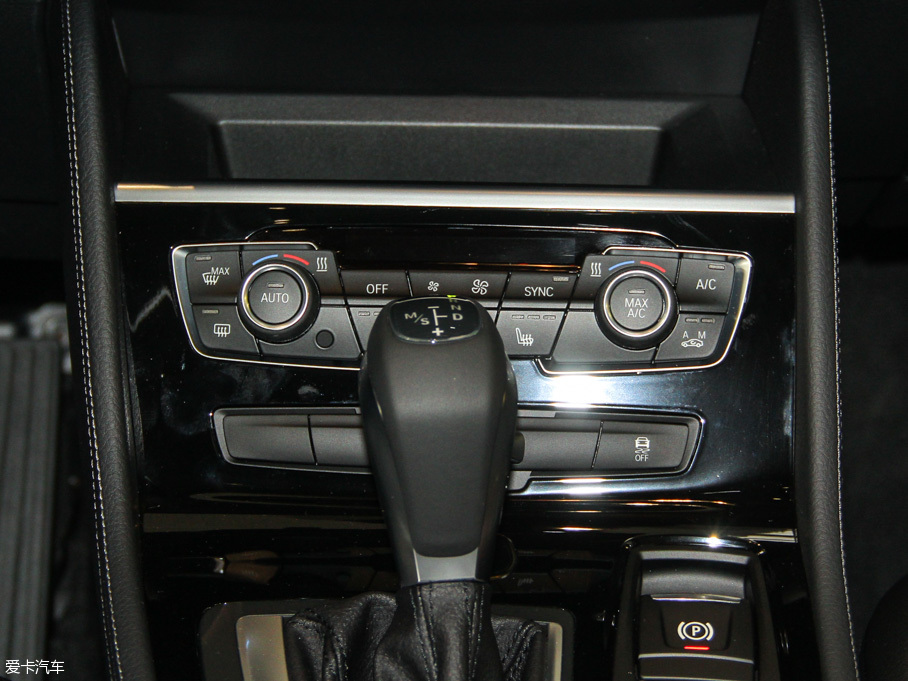 2016R2ϵ܇ 218i \OӋb