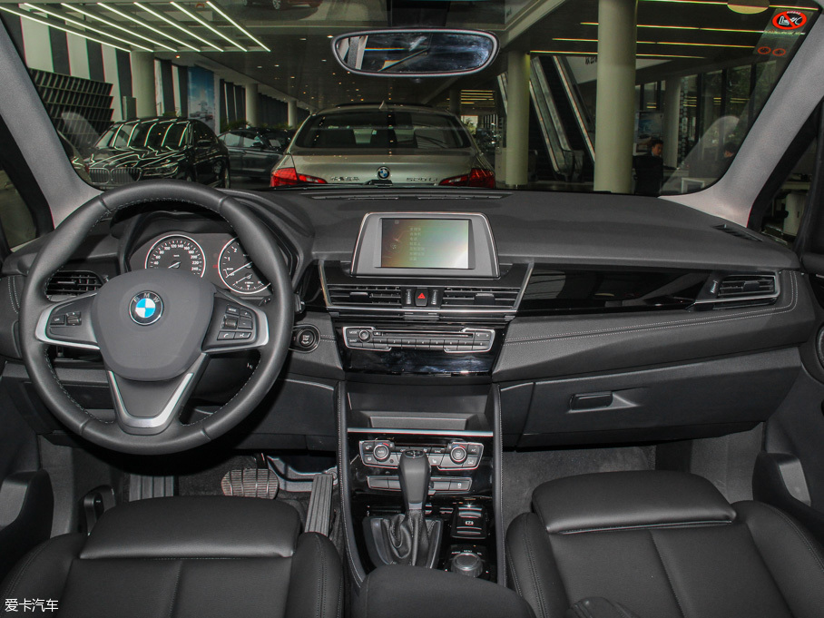 2016R2ϵ܇ 218i \OӋb