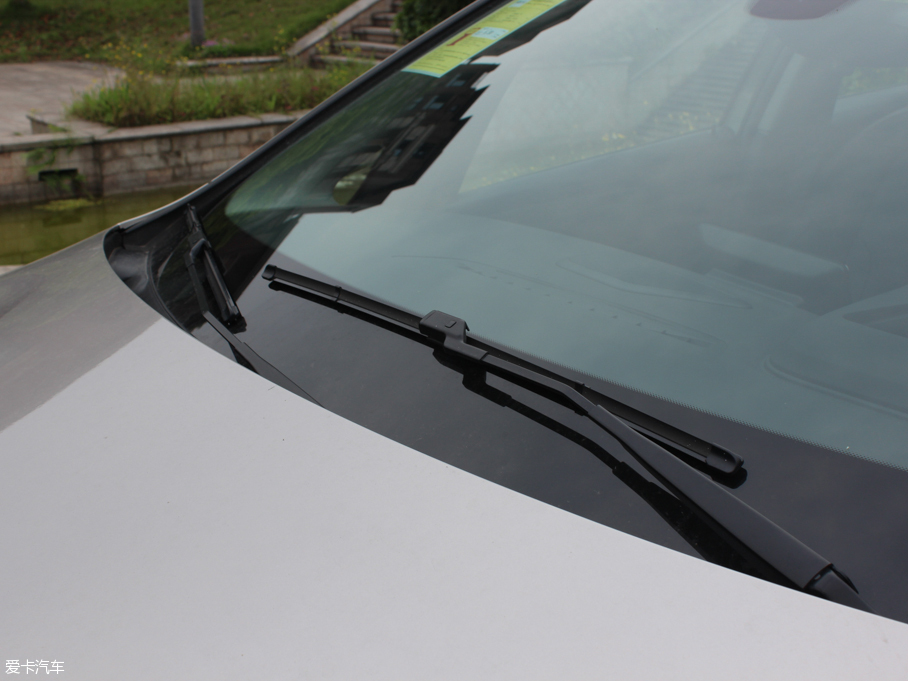 2016R2ϵ܇ 220i AOӋb