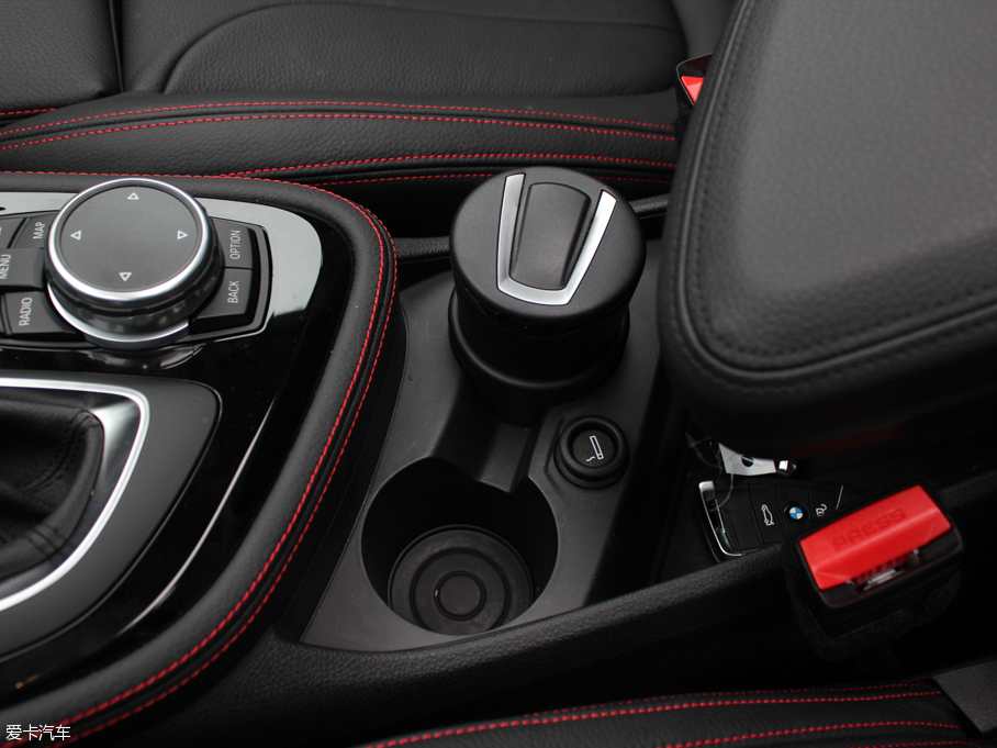 2016R2ϵ܇ 220i AOӋb