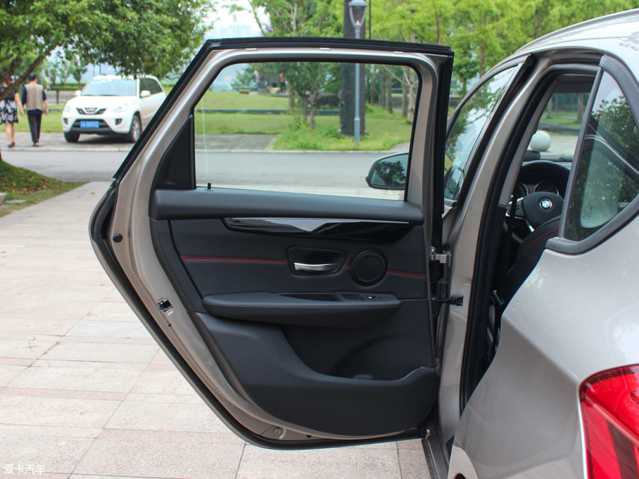 2016R2ϵ܇ 220i AOӋb