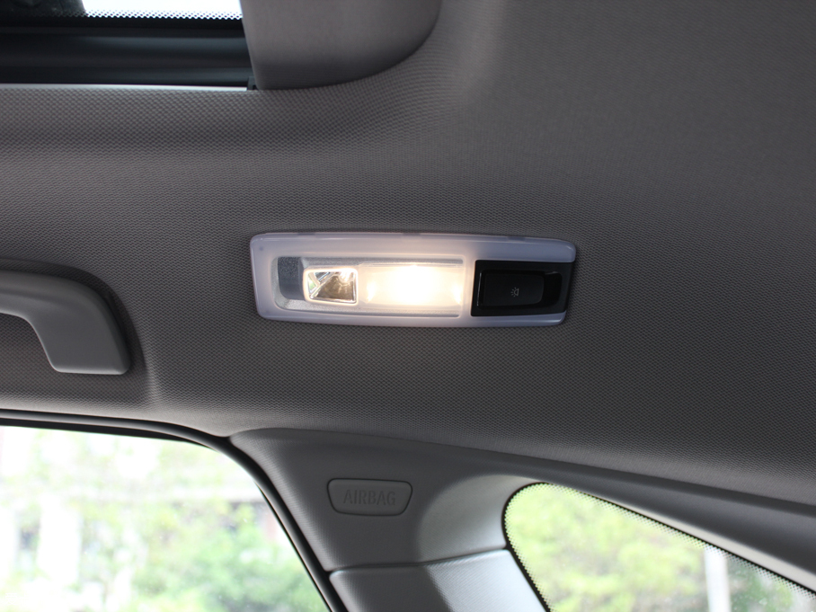 2016R2ϵ܇ 220i AOӋb