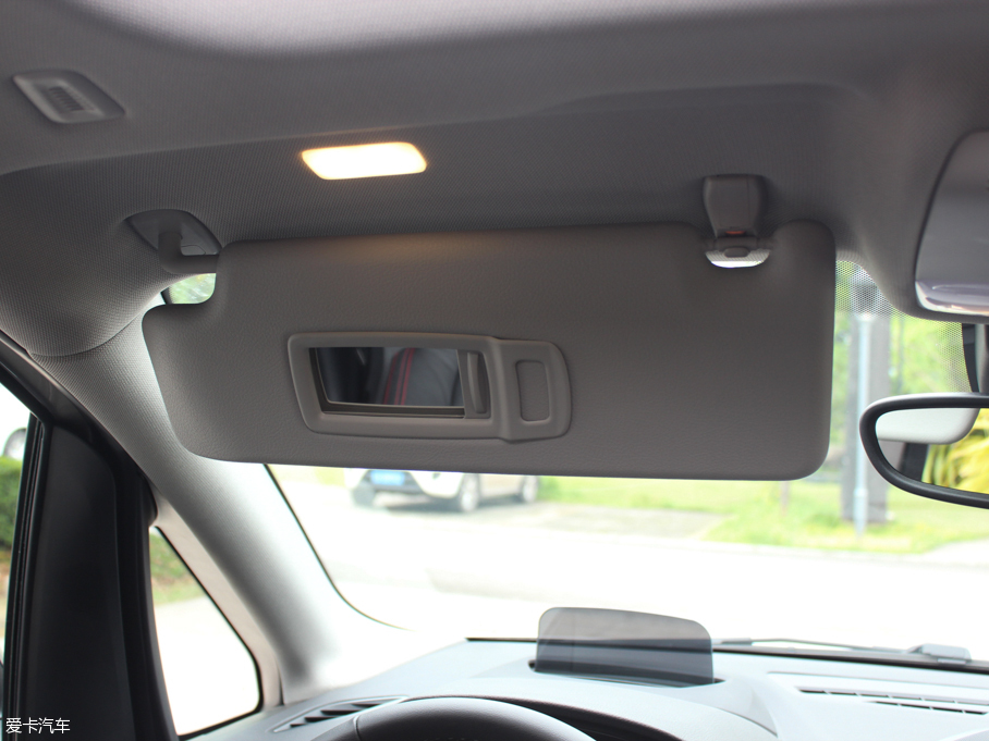 2016R2ϵ܇ 220i AO(sh)Ӌb