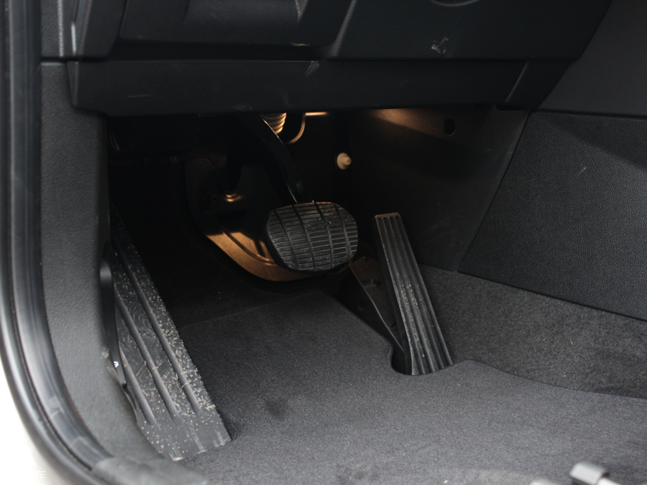 2016R2ϵ܇ 220i AOӋb