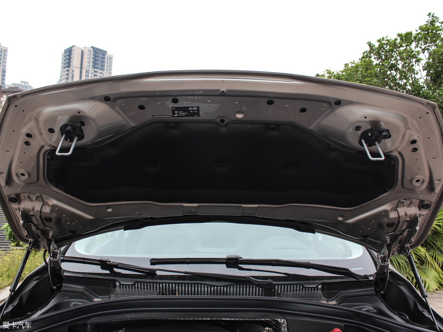 2016R2ϵ܇ 220i AOӋb