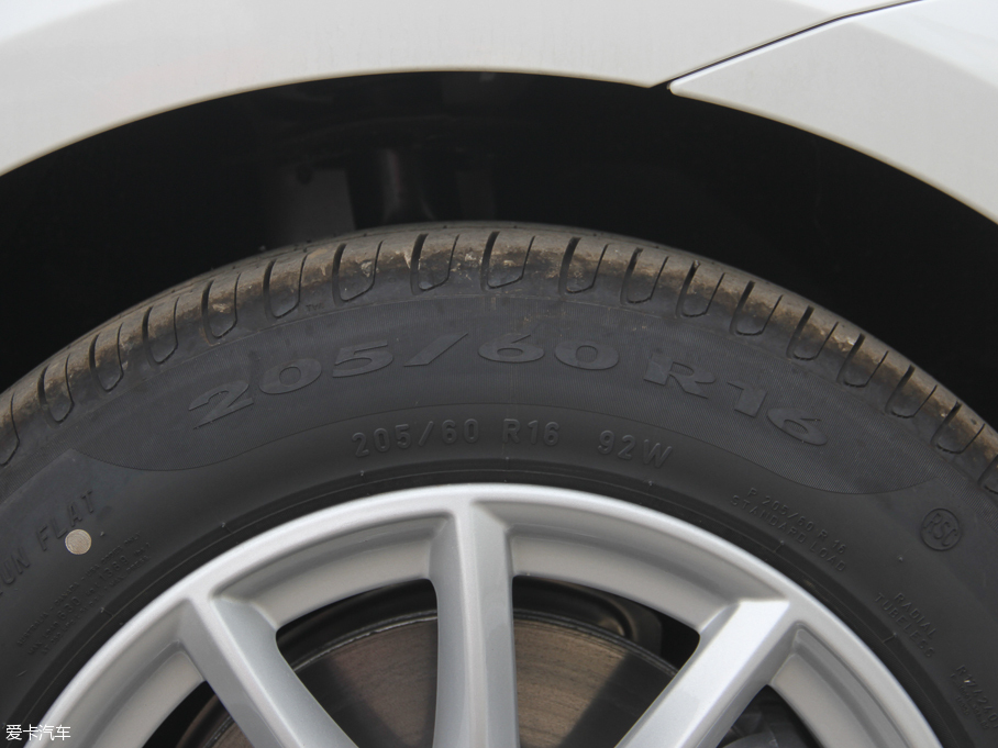 2016��R2ϵ����܇ 218i �r����