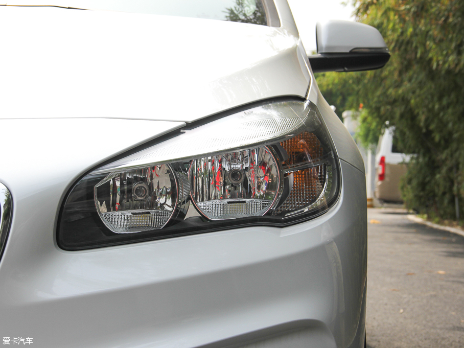 2016��R2ϵ����܇ 218i �r����