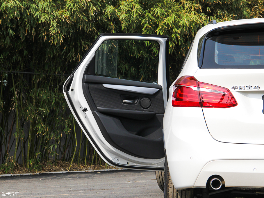 2016��R2ϵ����܇ 218i �r����