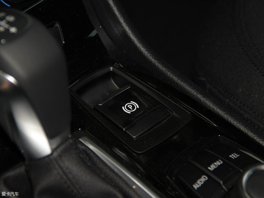 2016��R2ϵ����܇ 218i �r����