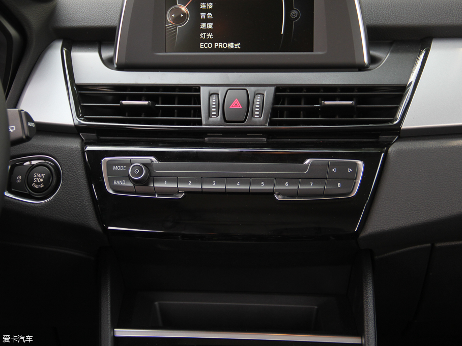 2016��R2ϵ����܇(ch��) 218i �r(sh��)����