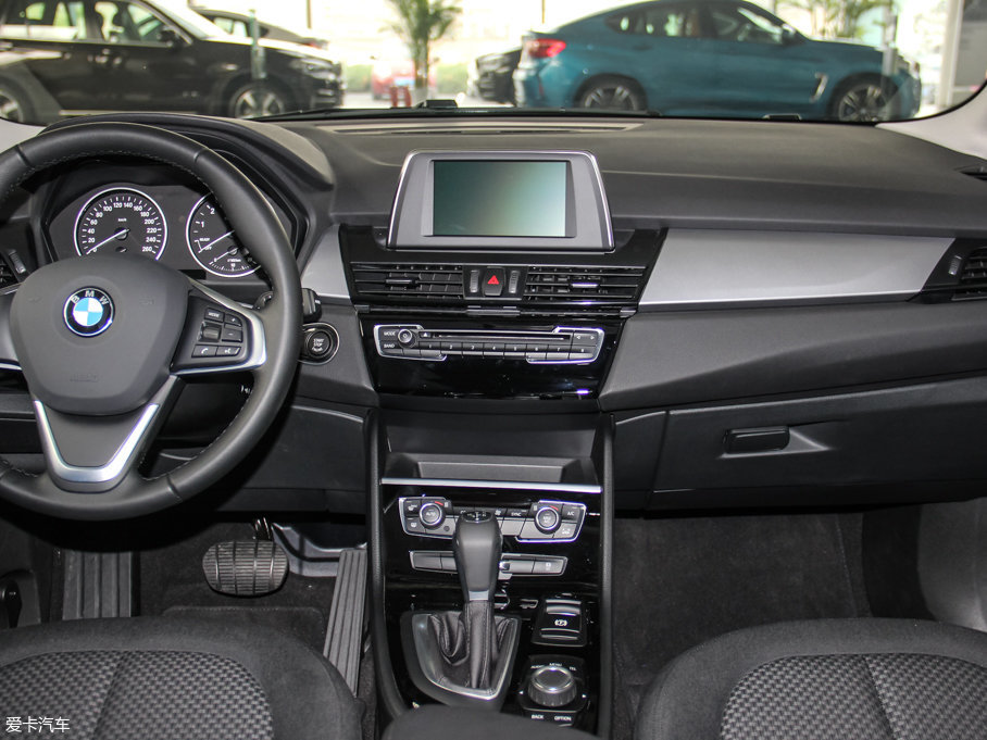 2016R2ϵ܇ 218i I