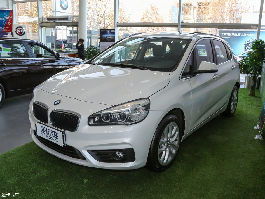 2016R2ϵ܇ 218i \OӋb