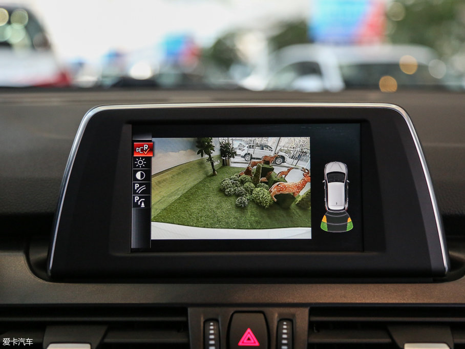 2016R2ϵ܇ 218i \OӋb