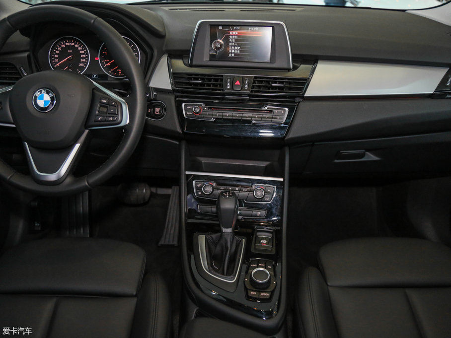 2016R2ϵ܇ 218i \OӋb